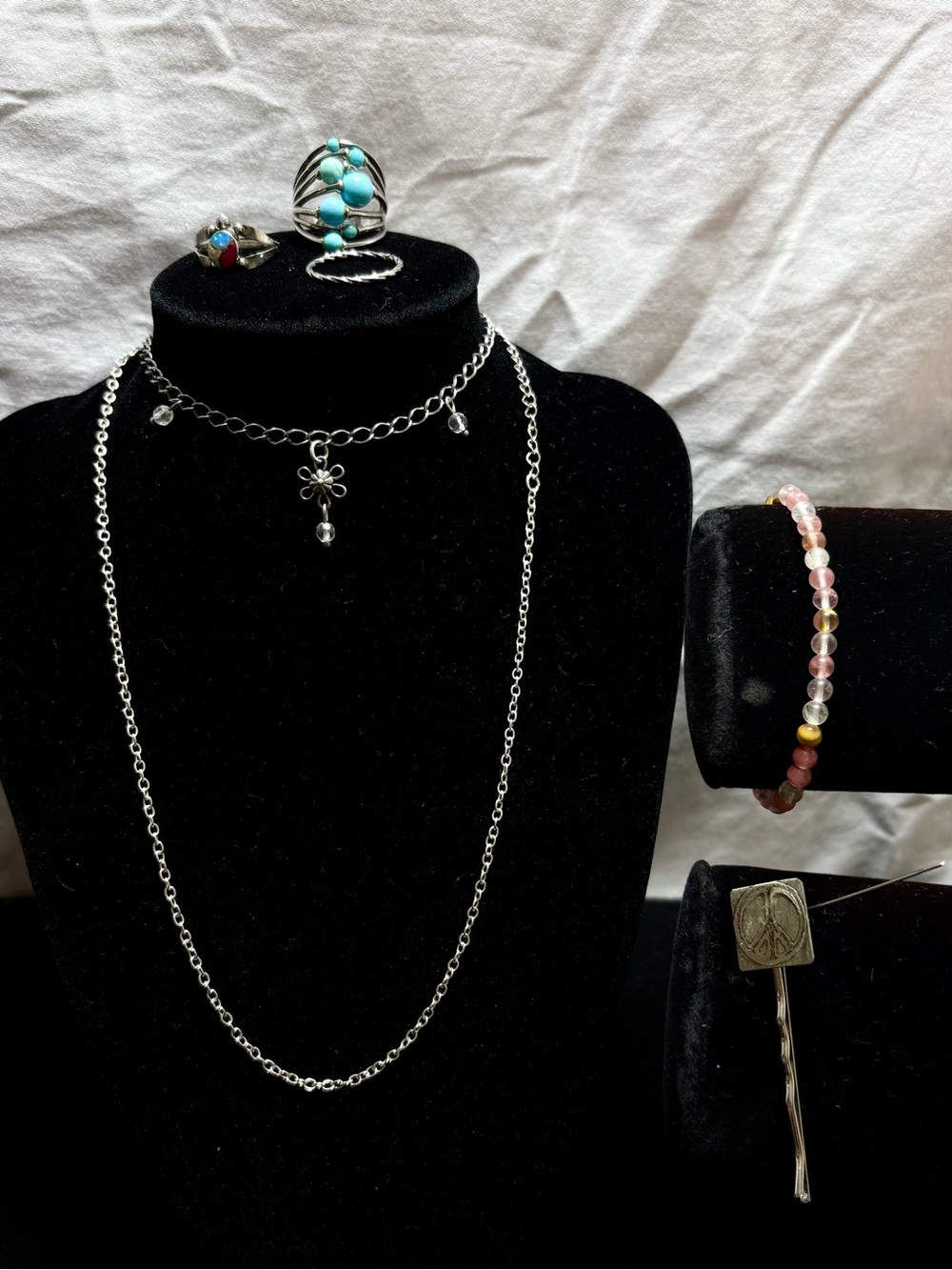 6 for$20♥️ item: Jewelry bundle Set choose other items w/heart for a great offer